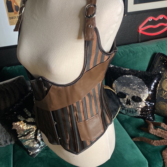 Steampunk vest - Picture 3 of 7